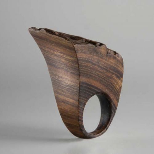 Anillo acacia antigua