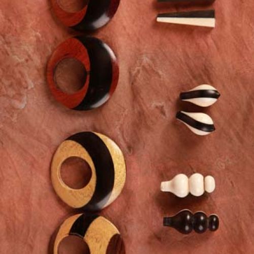 pendientes conglomerado de maderas exoticas